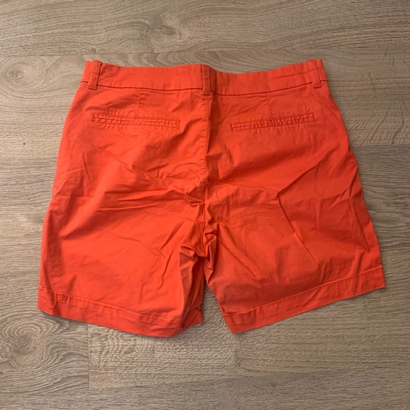 Old Navy Everyday Shorts - Picture 2 of 2